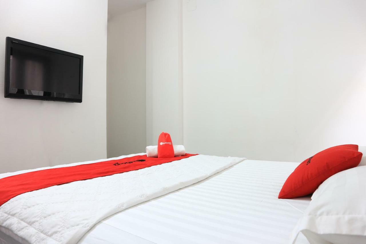 Reddoorz Near Gia Dinh International Hospital Hotel Ho Chi Minh City Exterior photo