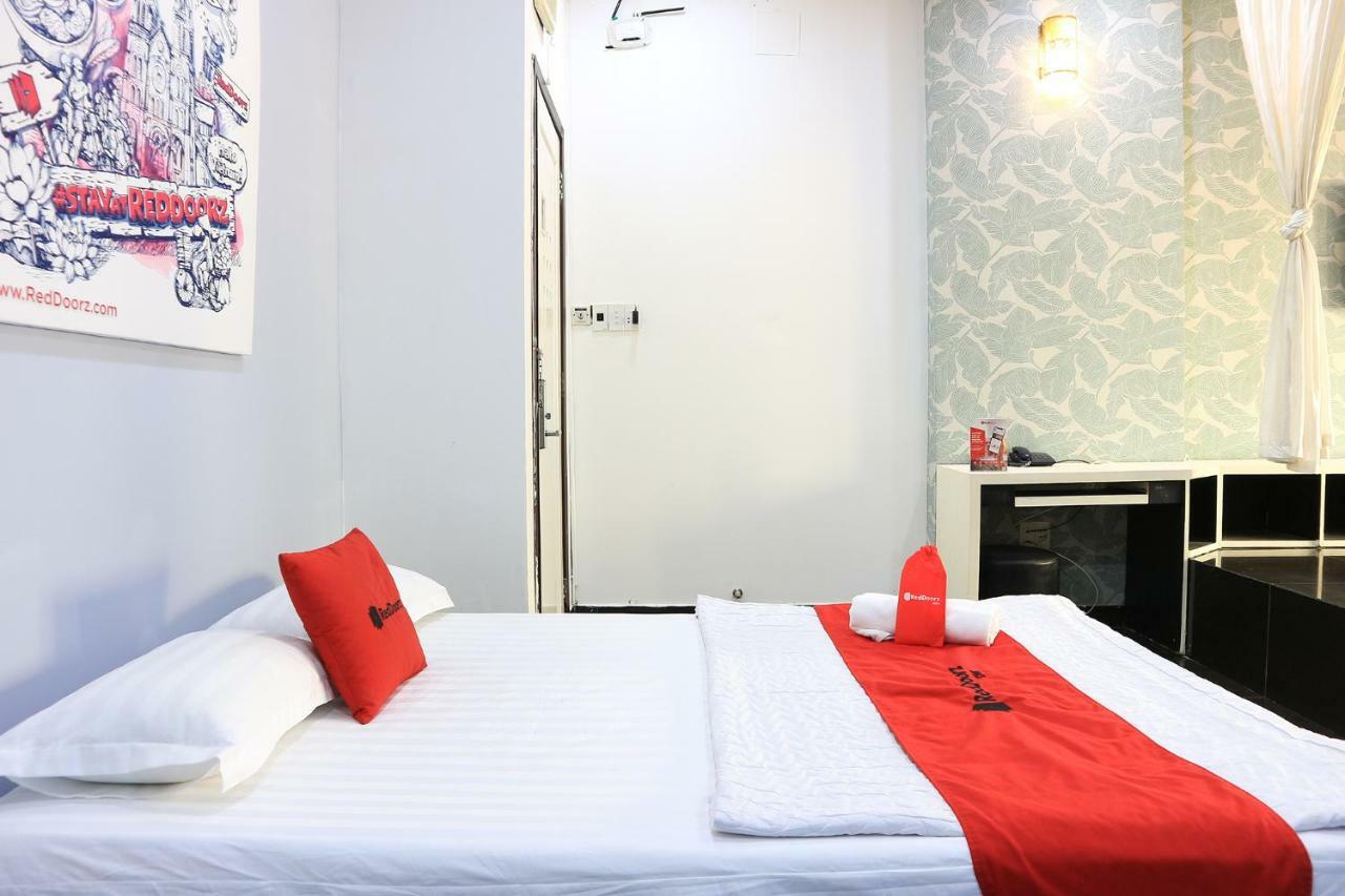 Reddoorz Near Gia Dinh International Hospital Hotel Ho Chi Minh City Exterior photo